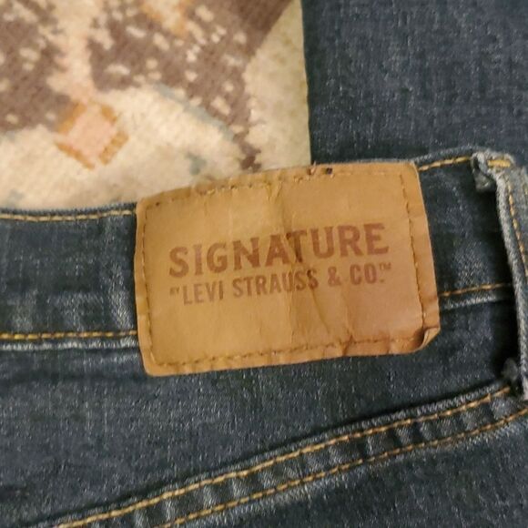 Levis Signature Jeans Men's 30x30.5 S61 Relaxed Straight Leg Dark Wash, low rise - Picture 5 of 8